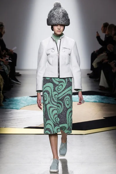 Look 24